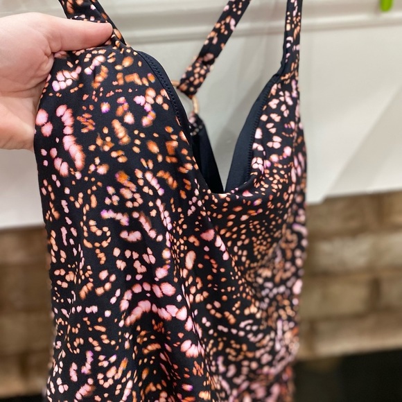 Victoria’s Secret Looped Back VNeck One Piece Swimsuit Swimwear L - Picture 4 of 7